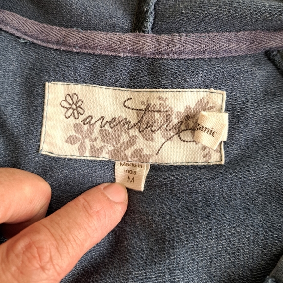 Aventura embroidered hoodie - Picture 7 of 10